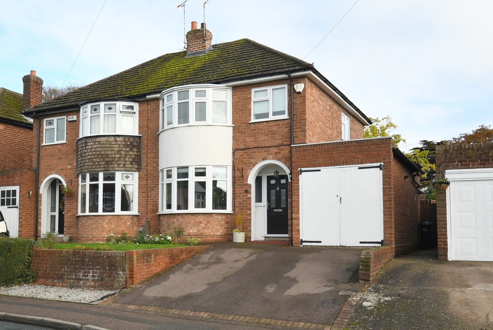 Prestigious Semi-Detached Home in Barton under Needwood, Efflinch Lane Price: £400,000 offers in excess of