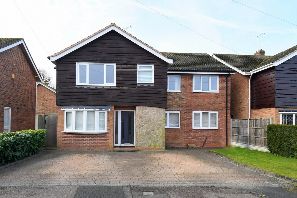 New Price on Meadow Rise, Barton Under Needwood  £600,000 Offers Over
