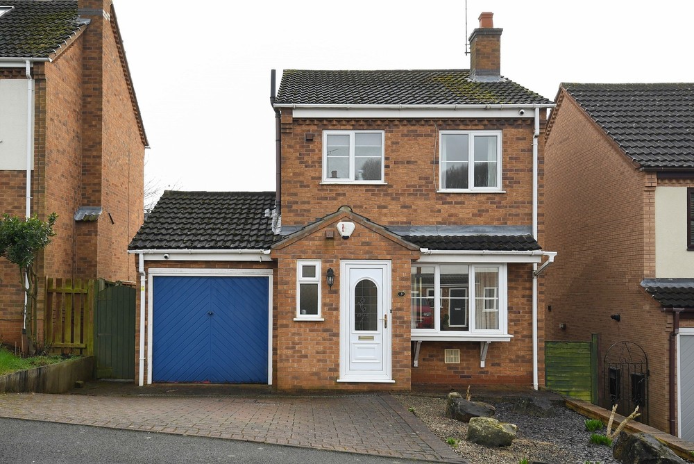 Offered with No Upward Chain! Ashbrook - Burton On Trent  £245,000