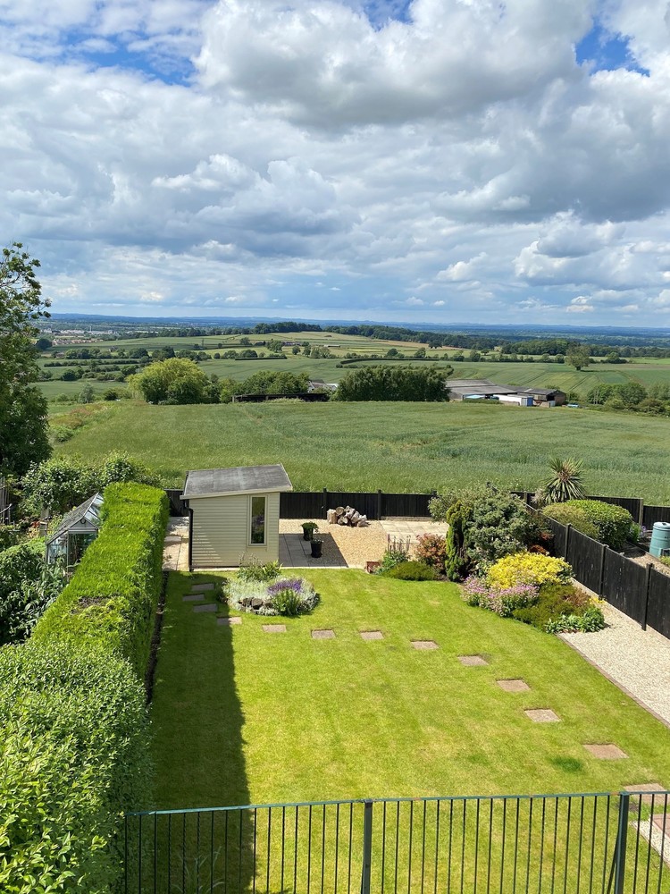 NO ONWARD CHAIN on this Traditional 1930's home with exceptional countryside views  Bretby Lane Bretby, Staffordshire  £375,000