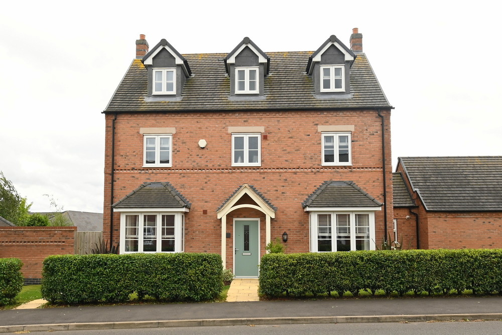 Introducing this Executive Detached Home, Bluebell Way, Tutbury, £585,000