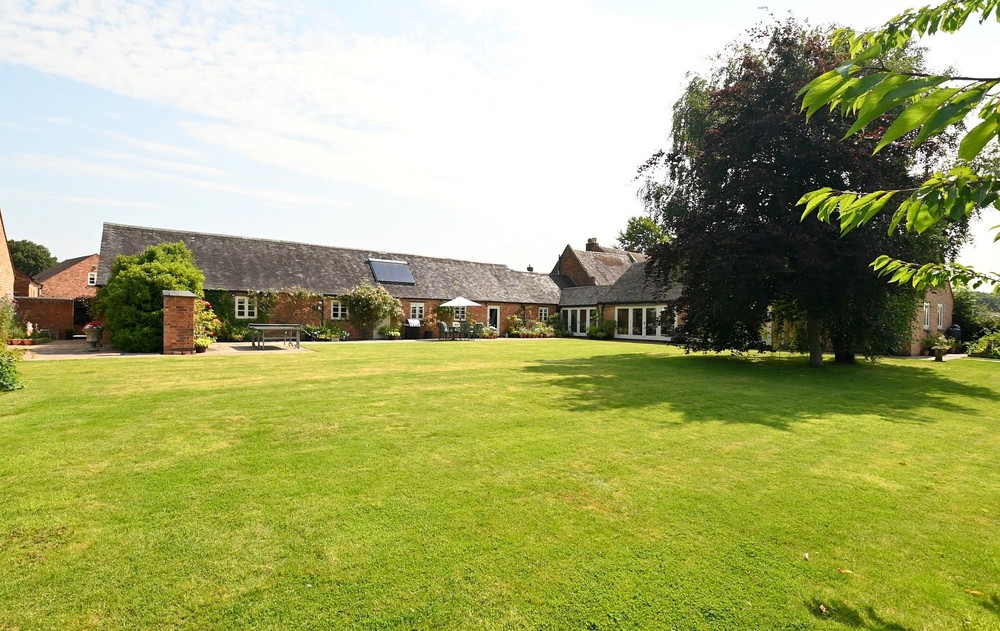 FridayFeeling Another New Listing!    The Barn, Barton under Needwood - £1,395,000