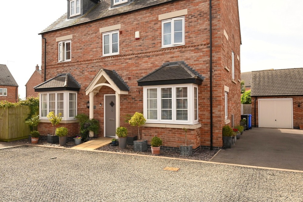 Honeysuckle, Tutbury £565,000 5 Bedrooms |  3 Bathrooms | 3 Reception Rooms |  3 Parking Spaces