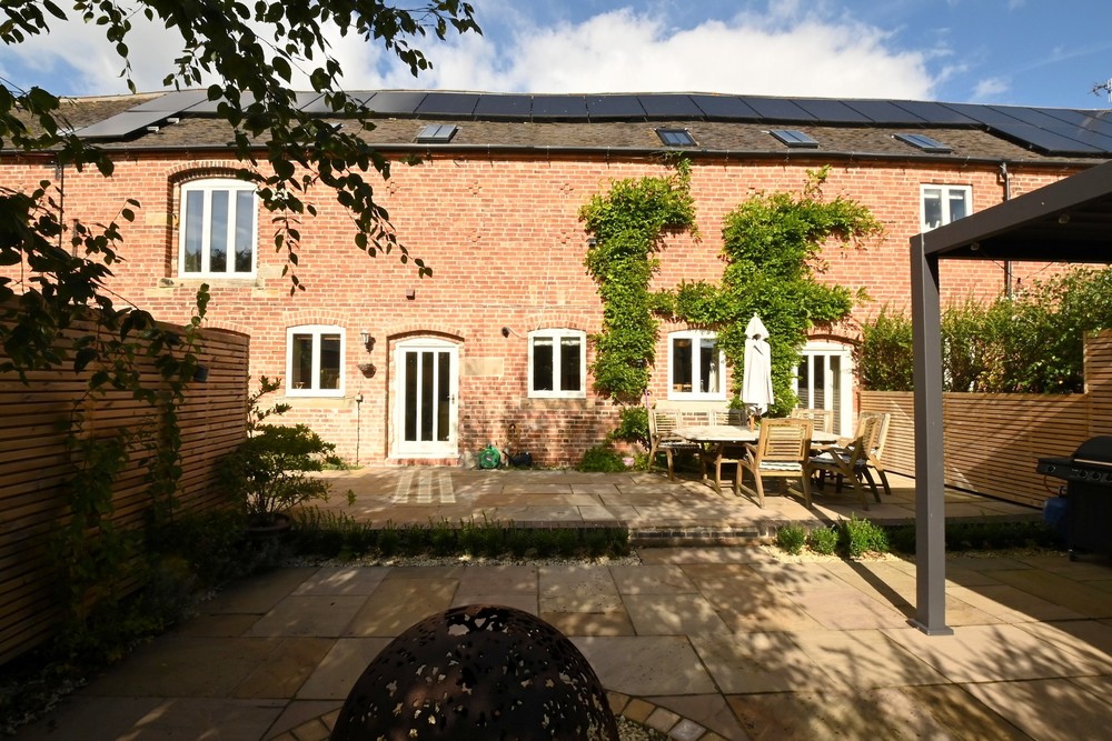 Bracken Barn, Newchurch, Hoar Cross, Staffordshire  House only: £875,000 Equestrian only: £250,000 House & Equestrian: £1,125,000