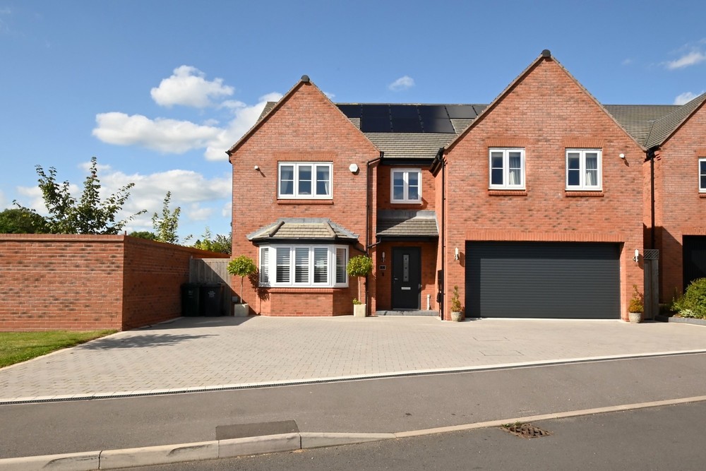 Stunning Executive Home in Drakelow - £645,000