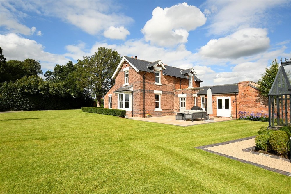 Completions    Hall Farm, Rolleston on Dove, £975,000