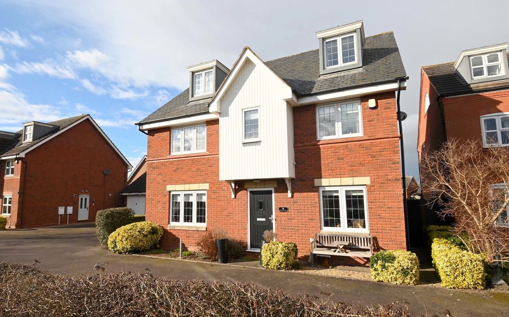 Another #StunningPropertyToMarket     Wyndham Wood Close, Fradley | £675,000
