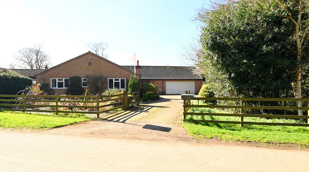 New Price!  Fishpond Lane, Eggington £595,000 #Noupwardchain!