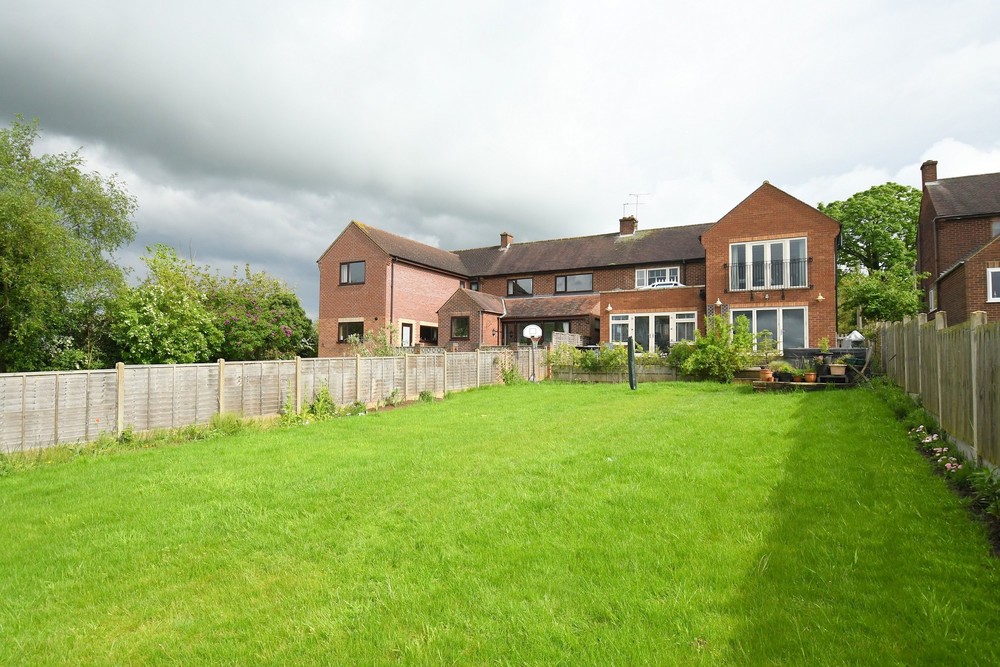 FOR SALE – £495,000 The End, Newton Solney #CulDeSacLocation
